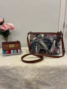 Fossil ZB8325 Floral Crossbody Bag + Fossil Long Live Vintage Patchwork Wallet